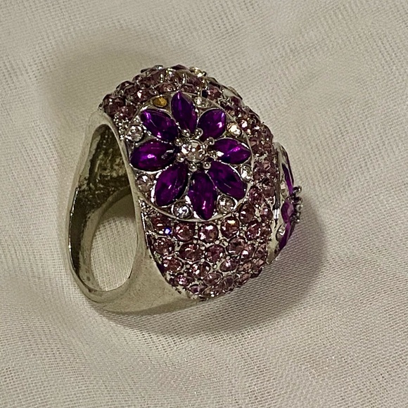 Big purple rhinestone/glass bling bling statement cocktail ring sz 8.5 - Picture 5 of 5
